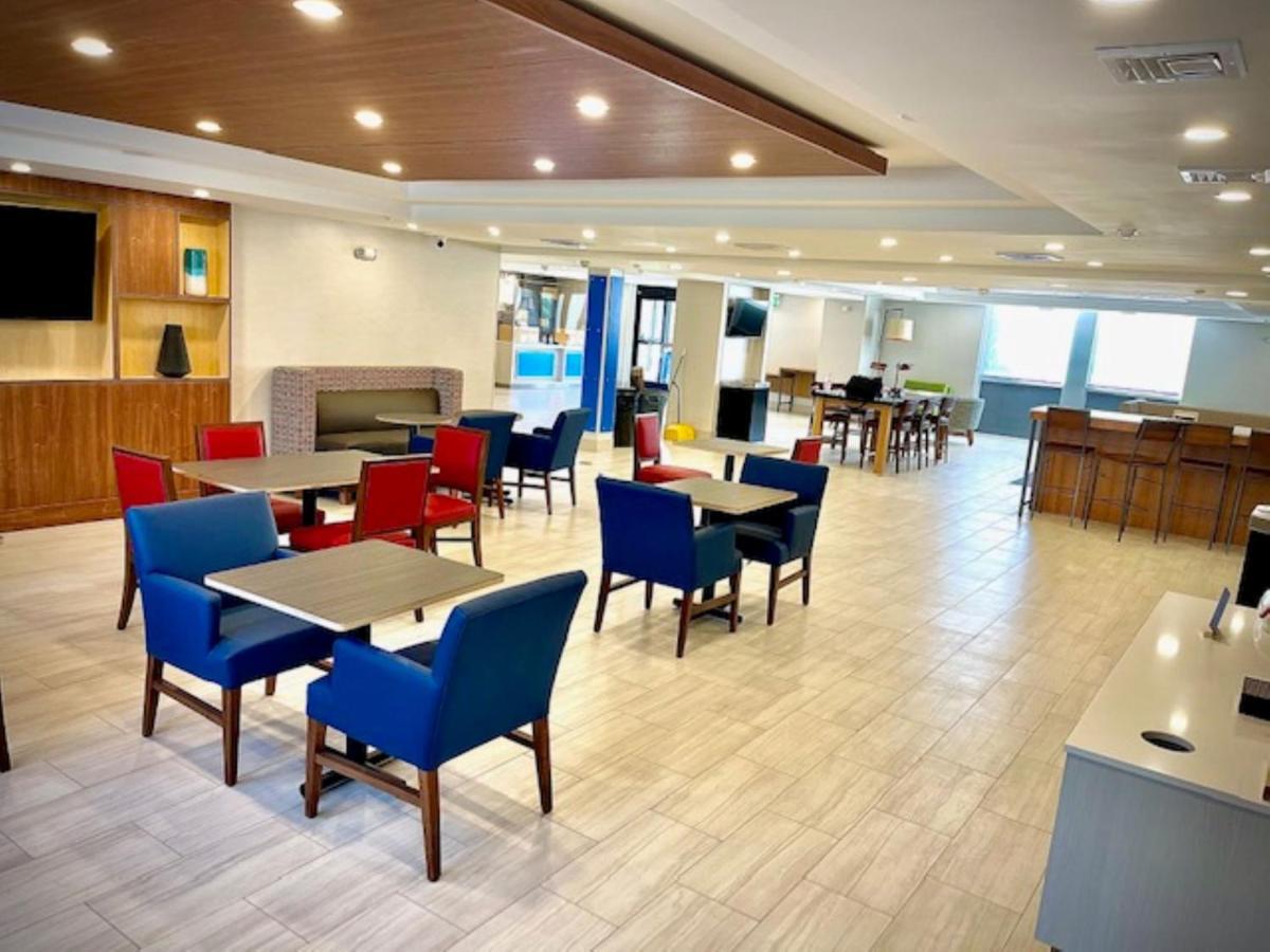 Holiday Inn Express - Fall River North Dış mekan fotoğraf