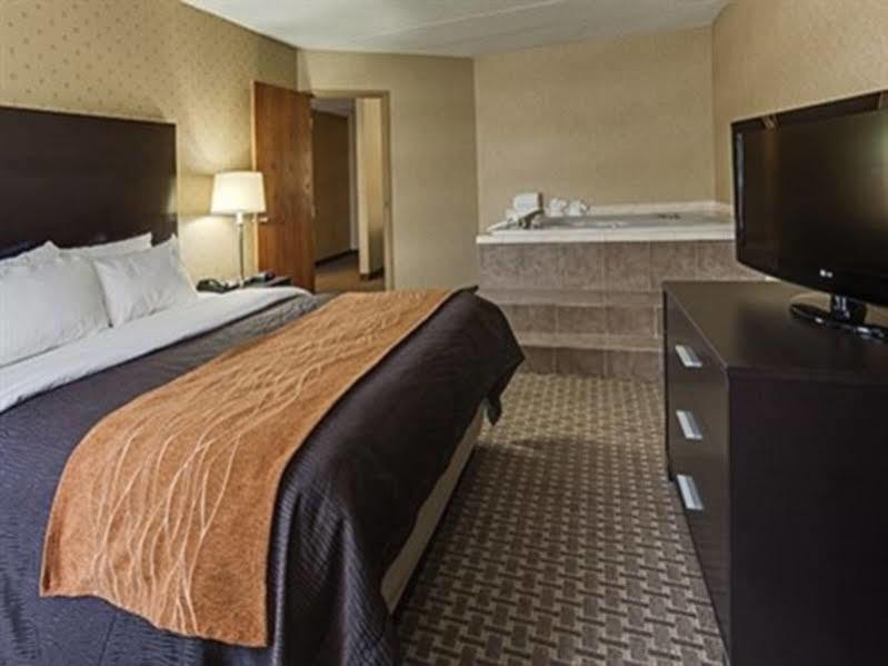 Holiday Inn Express - Fall River North Dış mekan fotoğraf