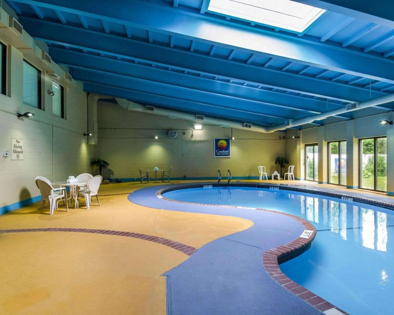 Holiday Inn Express - Fall River North Dış mekan fotoğraf
